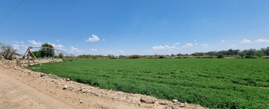 Commercial Property for Sale in Die Erwe Northern Cape